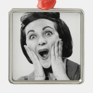 Frau macht Gesicht Silbernes Ornament