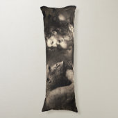 Frau Making Gorilla Laugh Seitenschläferkissen (Vorderseite Vertikal)