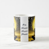 Frau Meditation Om Shanti Shanti Shanti Shanti Kaffeetasse (Mittel)