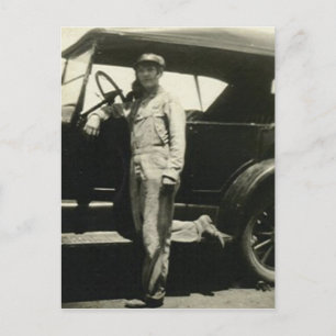 Frau mit Auto Postkarte