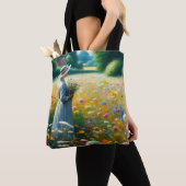 Frau mit Blume in einem Haus Tasche (Von Nahem)