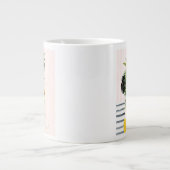 Frau mit Blume Jumbo-Tasse (Vorderseite)