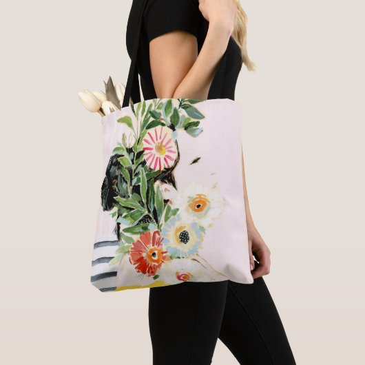 Frau mit Blume Tasche (Von Nahem)