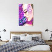 Frau mit Butterfly-Leinwand Leinwanddruck (Insitu (Schlafzimmer))