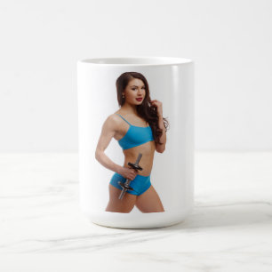 Frau mit Dumbell Kaffeemaschine Tasse