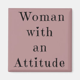 Frau mit einem Attitude-Square-Magnet Magnet