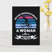 Frau mit einem Fahrrad Die sonnige Mama Geschenk E Karte (Gelbe Blume)