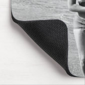 Frau mit einem Wasserball Mousepad (Ecke)
