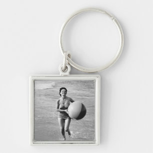 Frau mit einem Wasserball Schlüsselanhänger
