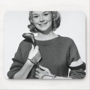 Frau mit Golfschläger Mousepad