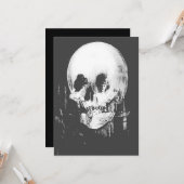 Frau mit Halloween-Reflektion im Spiegel Karte (Vorderseite/Rückseite Beispiel)