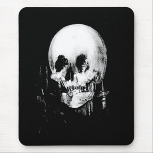 Frau mit Halloween-Reflektion im Spiegel Mousepad