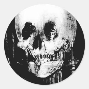 Frau mit Halloween-Reflektion im Spiegel Runder Aufkleber