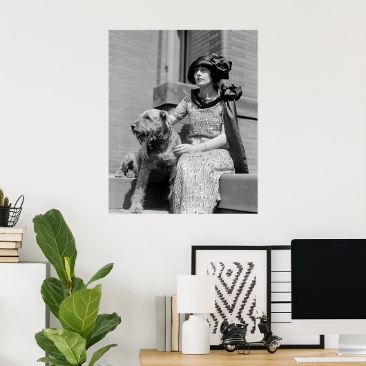 Frau mit Hund, 1920er Poster (Heimbüro)