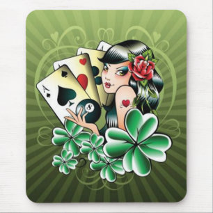 Frau mit Karten und Kleeblatt - Mousepad