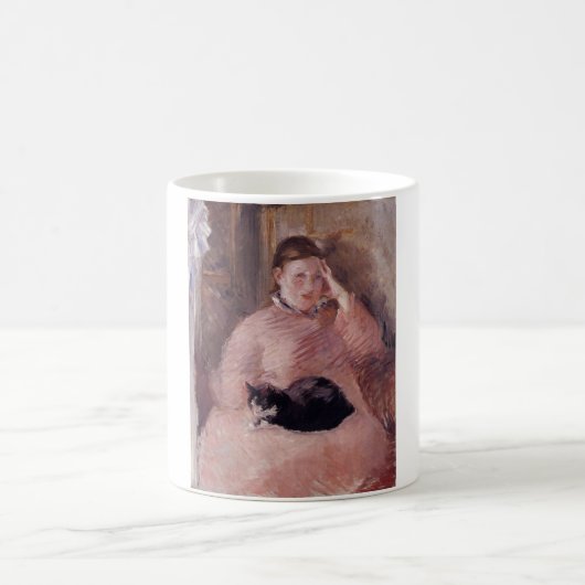Frau mit Katze (von Edouard Manet) Kaffeetasse (Mittel)