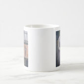 Frau mit kleiner Schale 2007 Kaffeetasse (Mittel)