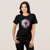 Frau mit kosmischem Aurahaar Tri-Blend Shirt (Vorderseite voll)