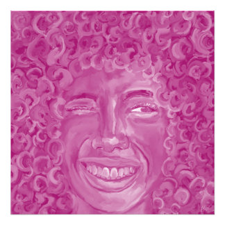 Frau mit lockigem Haar in Rosa Fotodruck