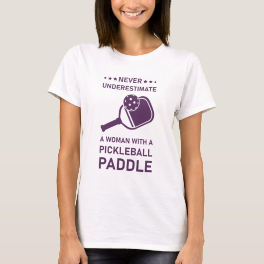 Frau mit Pickleball Paddle T-Shirt (Vorderseite)