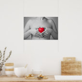 Frau mit rotem Herzen Poster (Küche)