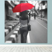 Frau mit rotem Schirm in Schwarz-Weiß-Stil Leinwanddruck (Insitu (Holzboden))