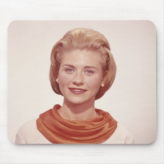 Frau mit Schal Mousepad (Vorne)