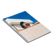 Frau mit schwarzer Sonnenbrille Notizblock (Rechte Seite)