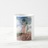 Frau mit Sonnenschirm, Claude Monet, 1886 Kaffeetasse (Mittel)