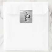 Frau mit Strandball Quadratischer Aufkleber (Tasche)