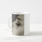 Frau mit Tränen Kaffeetasse (Vorderseite Links)