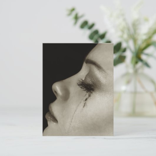 Frau mit Tränen Postkarte (Stehend Vorderseite)