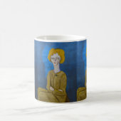 "Frau mit verschränkten Armen" Kaffeetasse (Mittel)