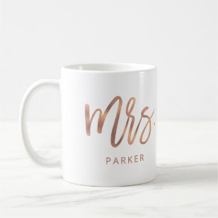 Frau Moderne Rose Gold Script und Nachname Kaffeetasse