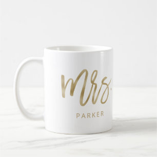 Frau   Modernes Gold-Script und Nachname Kaffeetasse