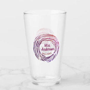 Frau Name rosa lila Rand seit Jahr Hochzeit Braut Glas