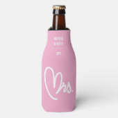 Frau Newlywed Custom Text Pink Flasche Cooler Flaschenkühler (Flaschenvorderseite)