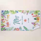 Frau Newlywed Tropical Floral Watercolor Script Strandtuch (Vorderseite)