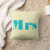 Frau Pale Yellow Ivory Bright Aqua Zig Zag Kissen (Decke)