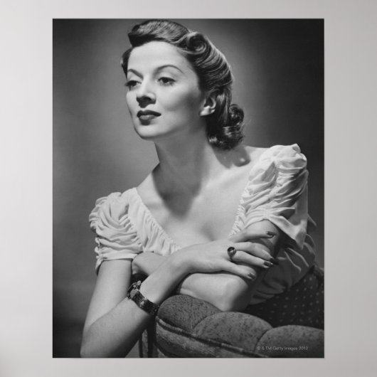 Frau posiert im Studio Poster (Vorne)