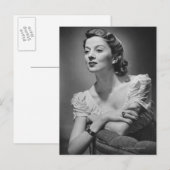 Frau posiert im Studio Postkarte (Vorne/Hinten)