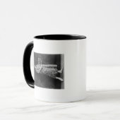Frau Posing mit Tennis-Racket-Fotografie Tasse (Vorderseite Links)