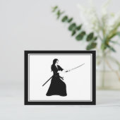 Frau Samurai Warrior mit Schwert Postkarte (Stehend Vorderseite)