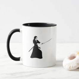 Frau Samurai Warrior mit Schwert Tasse