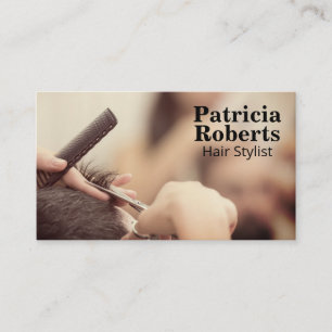 Frau schneidet Haare Hair Stylist Terminkarte