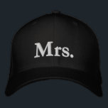 Frau Schwarz-Weiß Moderne Text elegant schick Bestickte Baseballkappe<br><div class="desc">Frau Schwarz-Weiß modernen Text eleganten schicken bestickten Baseball Cap. Weißer Text,  schwarzer Hintergrund. Hat verfügbar in vielen Farben und Stil Optionen.</div>