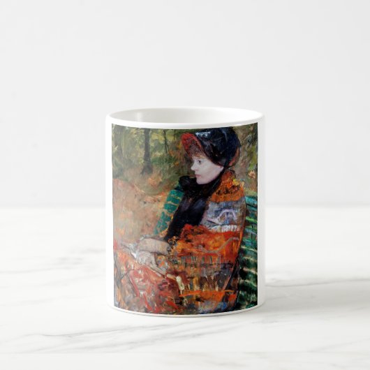Frau sitzt auf der Bank, Mary Cassatt Kaffeetasse (Mittel)