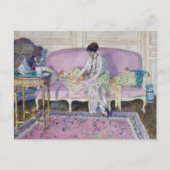 Frau sitzt auf Sofa | Frederick Carl Frieseke Postkarte (Vorderseite)