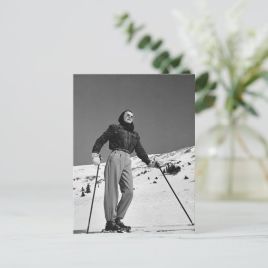 Frau Skier Postkarte (Stehend Vorderseite)