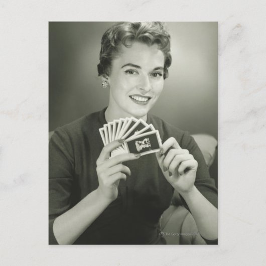 Frau spielt Karten (Vorderseite)